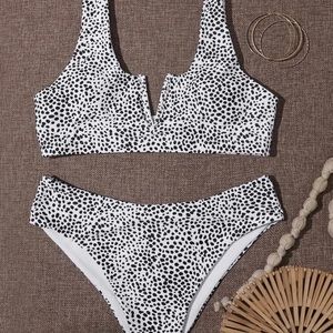 SHEIN Dalmatian v wired bikini
